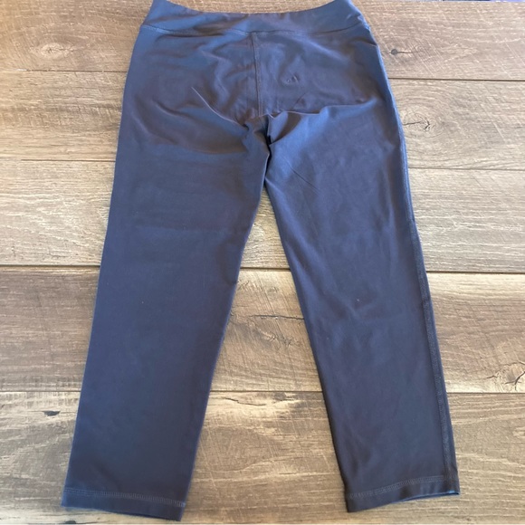 Small Vogo Athletica Gray and Orange Capri Leggings - Picture 2 of 10